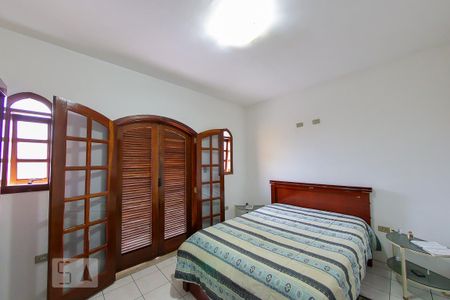 Casa à venda com 203m², 4 quartos e 2 vagas Casa à venda com 203m², 4 quartos e 2 vagasSuite