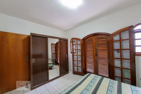 Casa à venda com 203m², 4 quartos e 2 vagas Casa à venda com 203m², 4 quartos e 2 vagasSuite