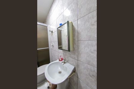 Casa à venda com 203m², 4 quartos e 2 vagas Casa à venda com 203m², 4 quartos e 2 vagasBanheiro