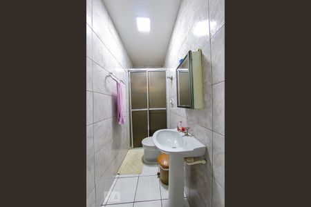 Casa à venda com 203m², 4 quartos e 2 vagas Casa à venda com 203m², 4 quartos e 2 vagasBanheiro