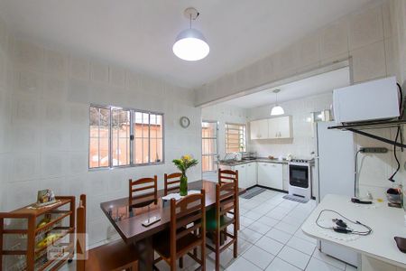 Casa à venda com 203m², 4 quartos e 2 vagas Casa à venda com 203m², 4 quartos e 2 vagasCozinha