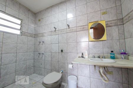 Casa à venda com 203m², 4 quartos e 2 vagas Casa à venda com 203m², 4 quartos e 2 vagasBanheiro da Suite