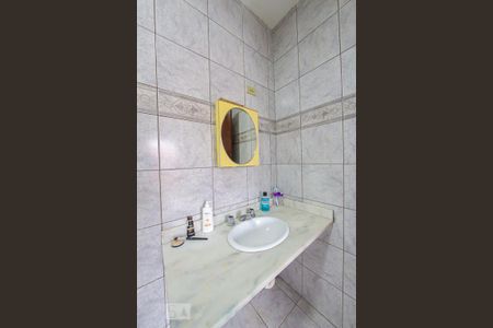 Casa à venda com 203m², 4 quartos e 2 vagas Casa à venda com 203m², 4 quartos e 2 vagasBanheiro da Suite