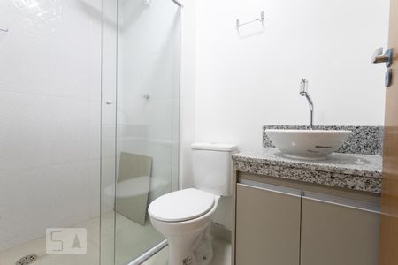 Banheiro de kitnet/studio para alugar com 1 quarto, 24m² em Tatuapé, São Paulo