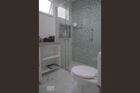 Apartamento à venda com 126m², 3 quartos e 2 vagas Apartamento à venda com 126m², 3 quartos e 2 vagasBanheiro Suite 1