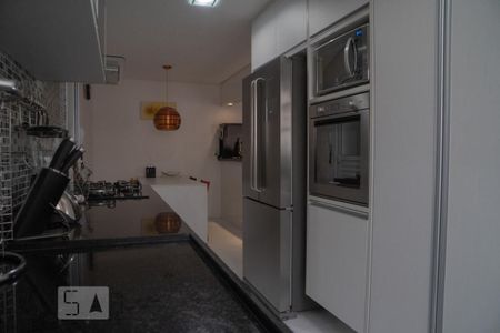 Apartamento à venda com 126m², 3 quartos e 2 vagas Apartamento à venda com 126m², 3 quartos e 2 vagasCozinha
