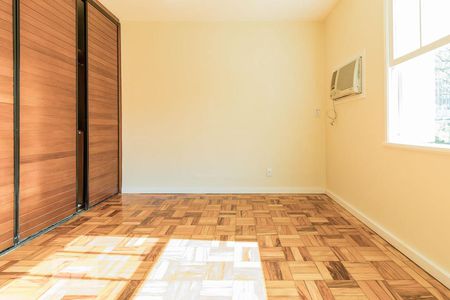 Dormitório2 de apartamento para alugar com 2 quartos, 70m² em Menino Deus, Porto Alegre