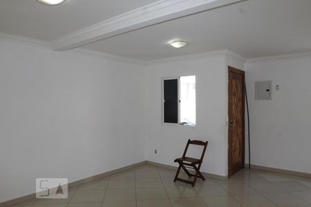 Sala de casa de condomínio à venda com 3 quartos, 145m² em Cachambi, Rio de Janeiro