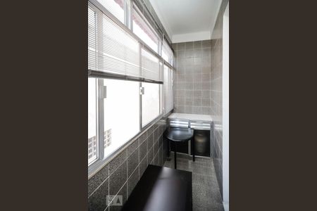 Varanda de apartamento para alugar com 2 quartos, 60m² em Higienópolis, Rio de Janeiro