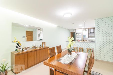 Sala de casa à venda com 4 quartos, 235m² em Jardim Danfer, São Paulo