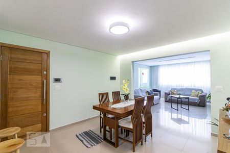 Sala de casa à venda com 4 quartos, 235m² em Jardim Danfer, São Paulo