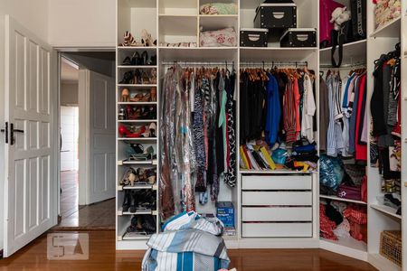 Quarto 1 de casa para alugar com 4 quartos, 500m² em Parque Jabaquara, São Paulo