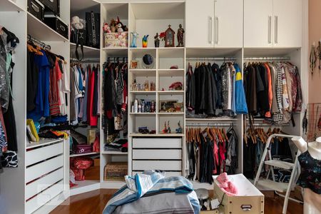 Quarto 1 de casa para alugar com 4 quartos, 500m² em Parque Jabaquara, São Paulo