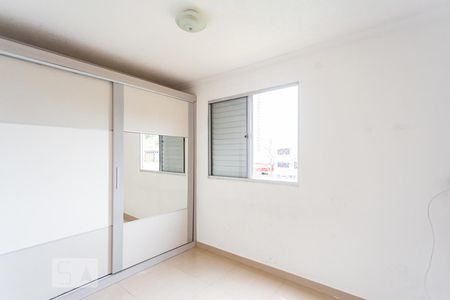 Quarto de apartamento à venda com 2 quartos, 42m² em São Pedro, Osasco