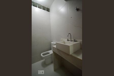 Lavabo de apartamento para alugar com 7 quartos, 600m² em Barra da Tijuca, Rio de Janeiro