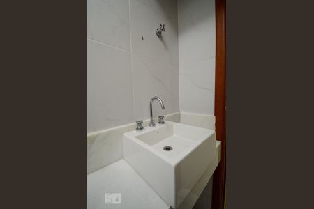 Lavabo de apartamento para alugar com 7 quartos, 600m² em Barra da Tijuca, Rio de Janeiro