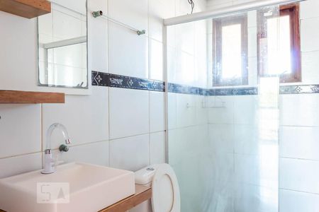 Banheiro da Suíte de casa à venda com 2 quartos, 80m² em Guajuviras, Canoas