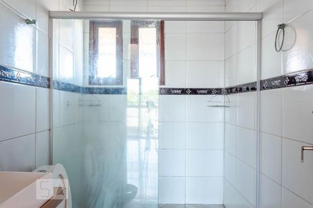 Banheiro da Suíte de casa à venda com 2 quartos, 80m² em Guajuviras, Canoas