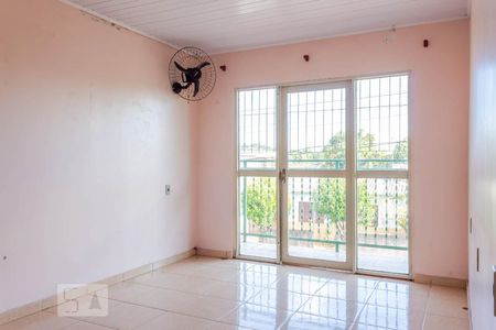 Suíte de casa à venda com 2 quartos, 80m² em Guajuviras, Canoas