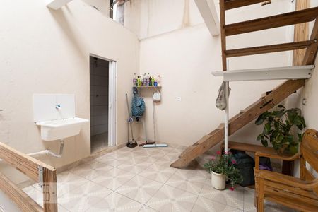 Casa à venda com 80m², 4 quartos e 1 vaga Casa à venda com 80m², 4 quartos e 1 vagaBanheiro