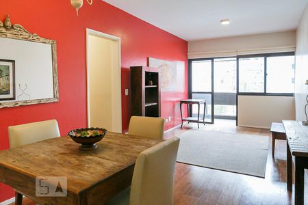 Sala de apartamento para alugar com 3 quartos, 84m² em Pinheiros, São Paulo