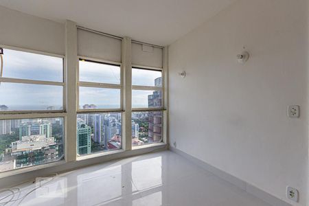 Quarto de apartamento à venda com 2 quartos, 72m² em Barra da Tijuca, Rio de Janeiro