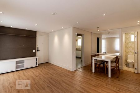 Sala de apartamento para alugar com 2 quartos, 75m² em Vila Olímpia, São Paulo