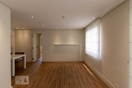 Sala de apartamento para alugar com 2 quartos, 75m² em Vila Olímpia, São Paulo