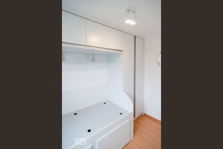 Quarto 1 de apartamento para alugar com 2 quartos, 48m² em Jardim Iracema, São Paulo