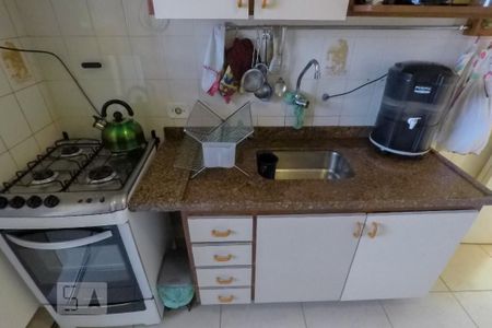 Cozinha de apartamento à venda com 2 quartos, 51m² em Água Funda, São Paulo