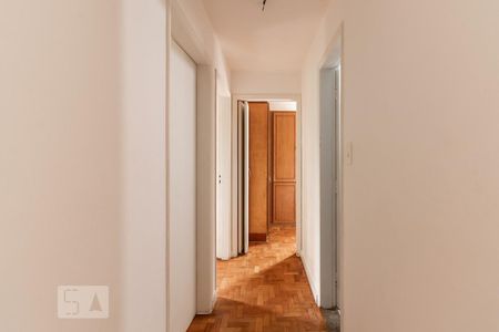 Corredor de apartamento para alugar com 3 quartos, 82m² em Indianópolis, São Paulo