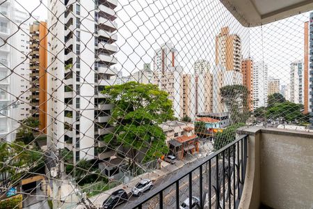 Varanda de apartamento para alugar com 3 quartos, 82m² em Indianópolis, São Paulo