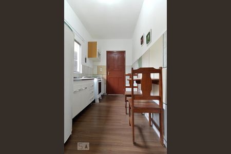 Cozinha de kitnet/studio para alugar com 1 quarto, 30m² em Serraria, São José