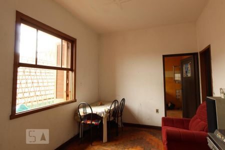 Sala de casa para alugar com 3 quartos, 400m² em Medianeira, Porto Alegre