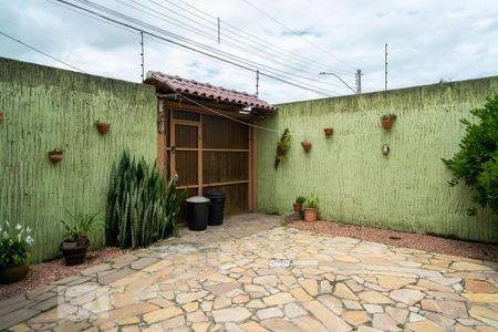 Casa à venda com 170m², 3 quartos e 3 vagas Casa à venda com 170m², 3 quartos e 3 vagasQuintal