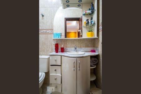 Casa à venda com 170m², 3 quartos e 3 vagas Casa à venda com 170m², 3 quartos e 3 vagasBanheiro Social