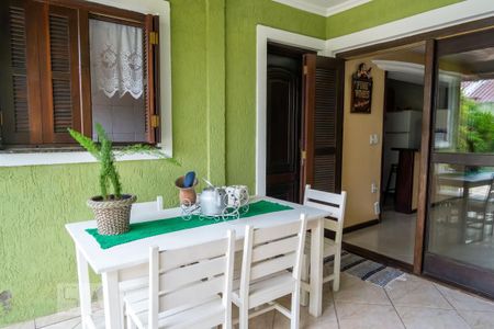 Casa à venda com 170m², 3 quartos e 3 vagas Casa à venda com 170m², 3 quartos e 3 vagasChurrasqueira