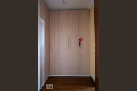 Casa à venda com 170m², 3 quartos e 3 vagas Casa à venda com 170m², 3 quartos e 3 vagasCloset da suíte