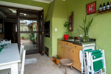 Casa à venda com 170m², 3 quartos e 3 vagas Casa à venda com 170m², 3 quartos e 3 vagasChurrasqueira