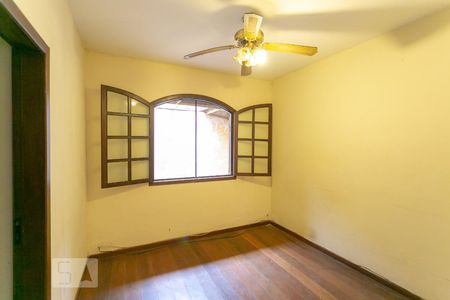 Sala de casa para alugar com 3 quartos, 150m² em Santa Efigênia, Belo Horizonte