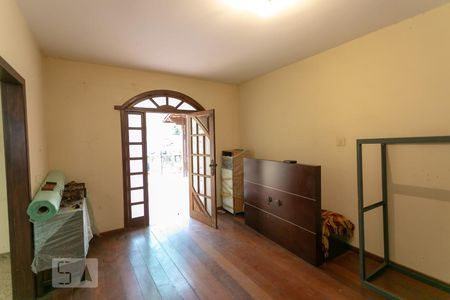 Sala de casa para alugar com 3 quartos, 150m² em Santa Efigênia, Belo Horizonte