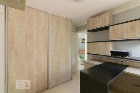 Quarto 1 de apartamento para alugar com 2 quartos, 55m² em Vila Olímpia, São Paulo