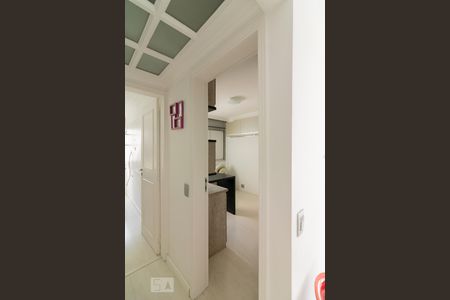 Corredor de apartamento para alugar com 2 quartos, 55m² em Vila Olímpia, São Paulo