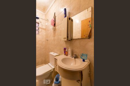 Banheiro social de casa à venda com 2 quartos, 165m² em Jardim Rosana, Guarulhos