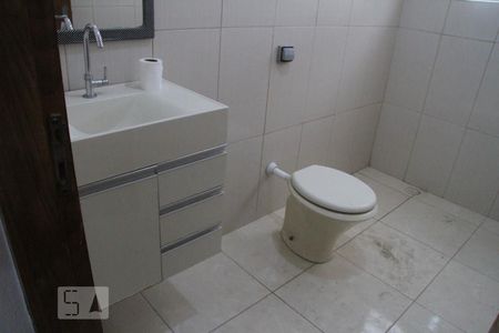 Banheiro de casa para alugar com 2 quartos, 120m² em Jardim Sapopemba, São Paulo