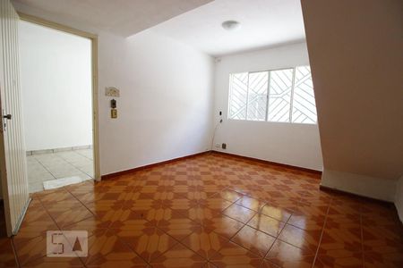 Sala de casa de condomínio para alugar com 2 quartos, 100m² em Itaquera, São Paulo