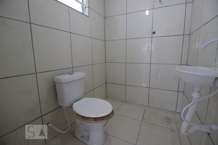 Banheiro de casa para alugar com 1 quarto, 42m² em Itaquera, São Paulo