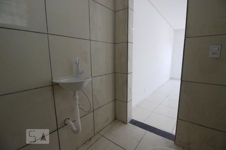 Banheiro de casa para alugar com 1 quarto, 42m² em Itaquera, São Paulo