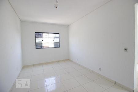 Sala/Quarto de casa para alugar com 1 quarto, 42m² em Itaquera, São Paulo