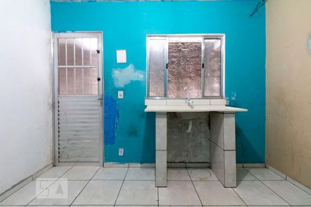 Cozinha de casa para alugar com 1 quarto, 40m² em Vila Carmosina, São Paulo